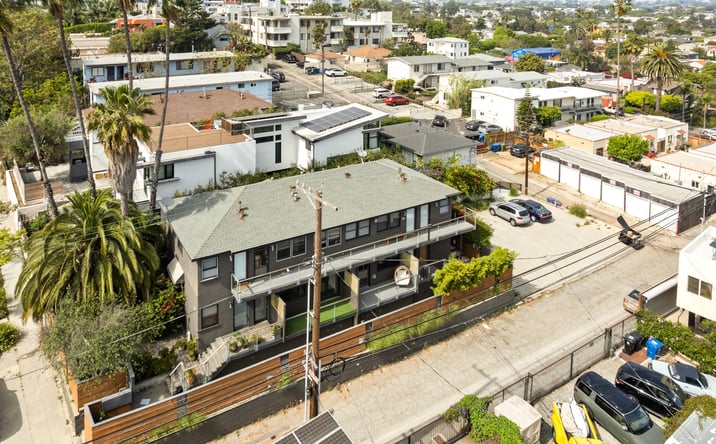 Pictures of Multifamily property located at 250 3rd Ave, Los Angeles, CA 90291 for sales - image #1