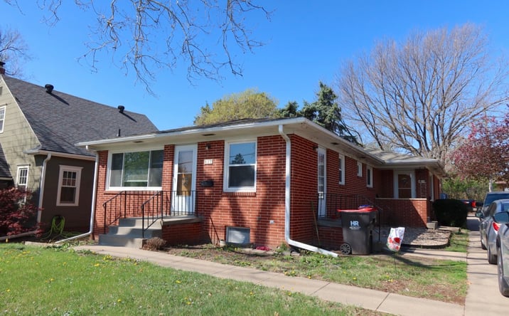 Pictures of Multifamily property located at 835 S 40th St, Lincoln, NE 68510, 825 S 40th St, Lincoln, NE 68510 for sales - image #1