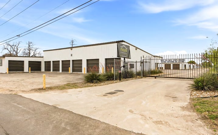 Pictures of Self Storage property located at 1419 Fleming Dr, Seguin, TX 78155 for sales - image #1