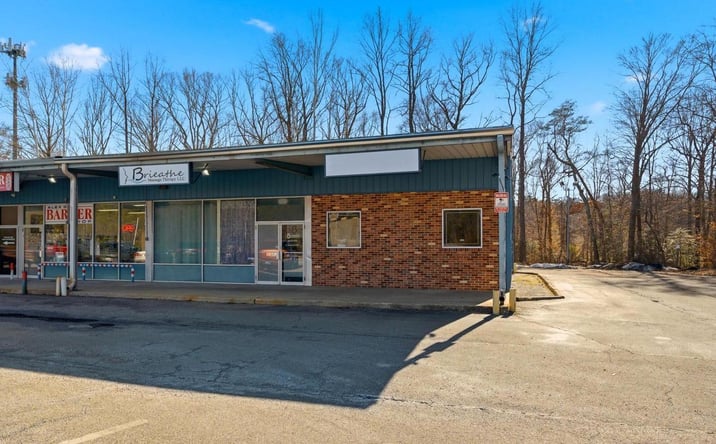 Pictures of Office, Retail property located at 5472 Southern Maryland Blvd, Lothian, MD 20711 for sales - image #1