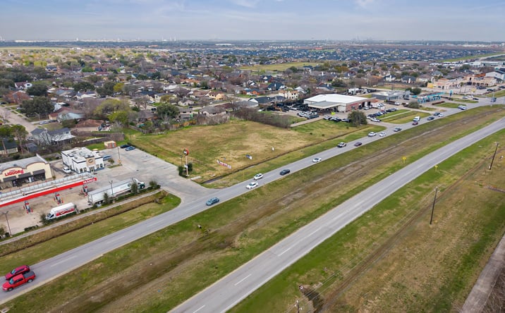 Pictures of Land property located at 0 Fairmont Pky, La Porte, TX 77571 for sales - image #1