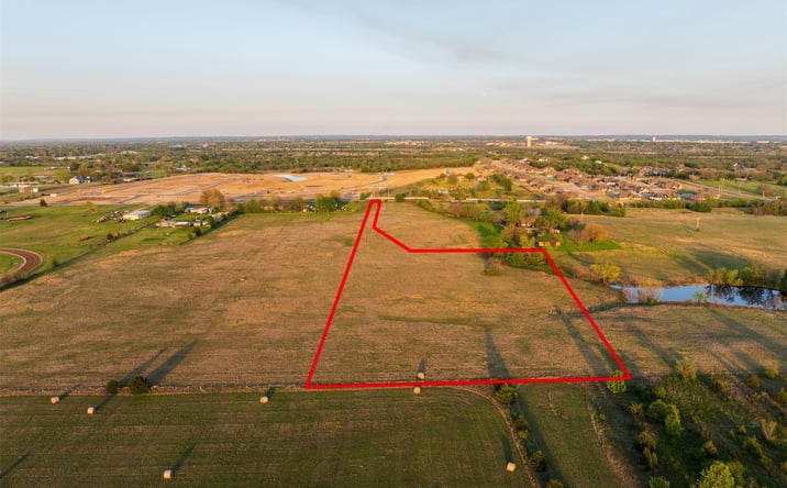 Pictures of Land property located at 2 N Memorial Drive, Owasso, OK 74055 for sales - image #1