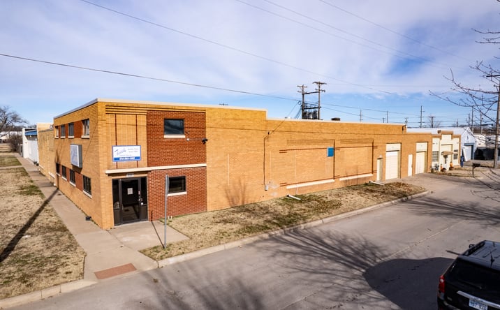 Pictures of Retail, Office, Industrial property located at 918 Dooley Street, Wichita, KS 67213 for sales - image #1