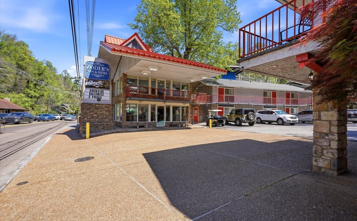 Pictures of Hospitality property located at 402 Parkway, Gatlinburg, TN 37738 for sales - image #1