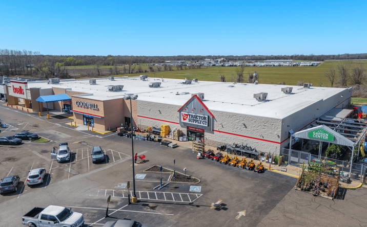Pictures of Retail property located at 975 Highway 51 South Covington, TN USA, Covington, TN 38019 for sales - image #1