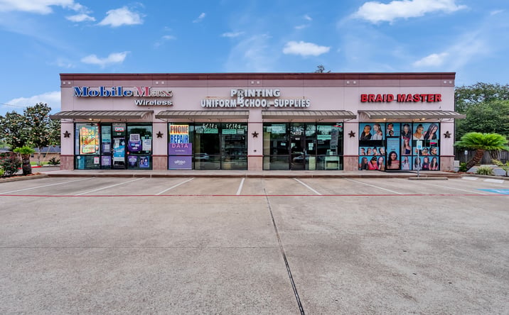 Pictures of Retail property located at 4313 W Broadway St, Pearland, TX 77581 for sales - image #1