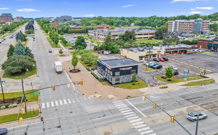 Pictures of Retail, Business for Sale property located at 1434 W BIG BEAVER RD, TROY, MI 48084-3546 for sales - image #1