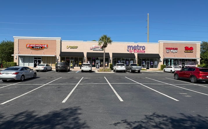 Pictures of Retail property located at 121 Howland Blvd, Deltona, FL 32738 for sales - image #1