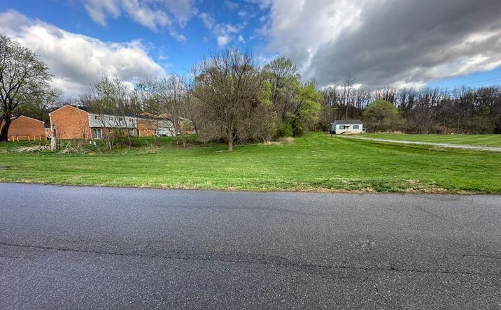 Pictures of Land property located at 0 Manning RD NE, Roanoke, VA 24012 for sales - image #1