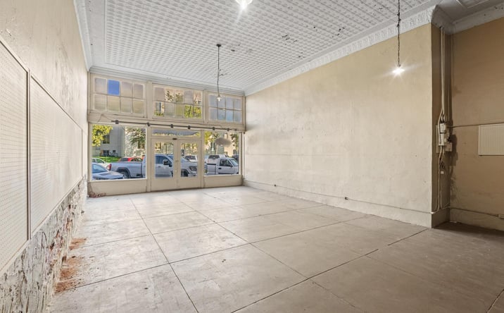 Pictures of Retail property located at 114 West Lamar Street, Sherman, TX 75090 for sales - image #1