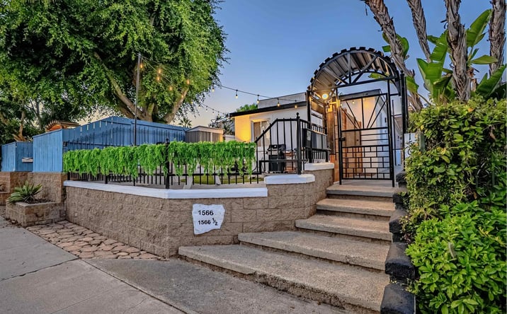 Pictures of Multifamily property located at 1566 Reed Ave, San Diego, CA 92109 for sales - image #1