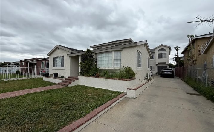 Pictures of Multifamily property located at 3362-3362 1/2 W 134th Street, Hawthorne, CA 90250 for sales - image #1