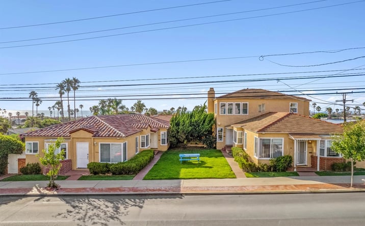 Pictures of Multifamily property located at 1558-1564 Ebers St., San Diego, CA 92107 for sales - image #1