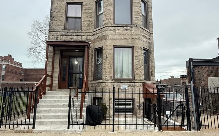 Pictures of Multifamily property located at 6049 S Champlain Avenue, Chicago, IL 60637 for sales - image #1