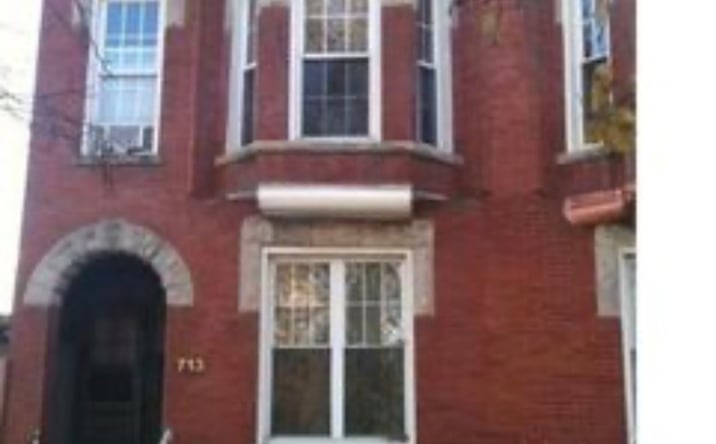 Pictures of Multifamily property located at 715 W 50th Street, Chicago, IL 60609 for sales - image #1