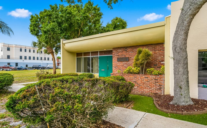 Pictures of Office property located at 2145 15th Ave, Vero Beach, FL 32960 for sales - image #1