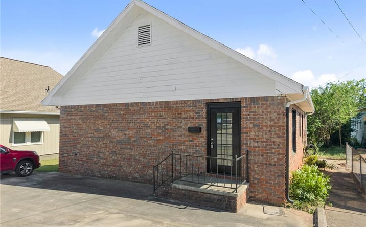 Pictures of Mixed Use property located at 160 E Currahee Street, Toccoa, GA 30577 for sales - image #1