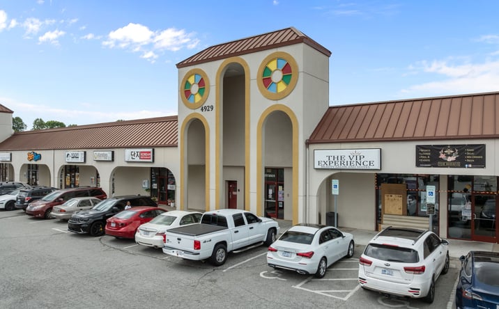 Pictures of Retail, Office property located at 4929 W Market St #2122 - #2123, Greensboro, NC 27407 for sales - image #1