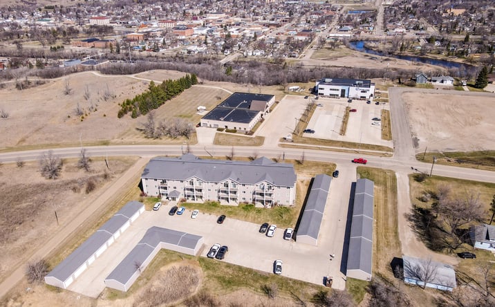 Pictures of Multifamily property located at 424 Winter Show Drive, Valley City, ND 58072 for sales - image #1