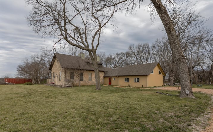 Pictures of Retail property located at 5040 East 141st Street, Carbondale, KS 66414 for sales - image #1
