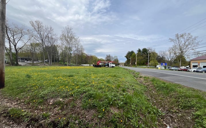 Pictures of Land property located at Us-9W, Marlboro, NY 12542 for sales - image #1