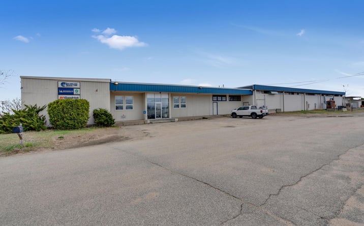 Pictures of Retail property located at 38 Rainbow Lane, Sanford, ME 04073 for sales - image #1