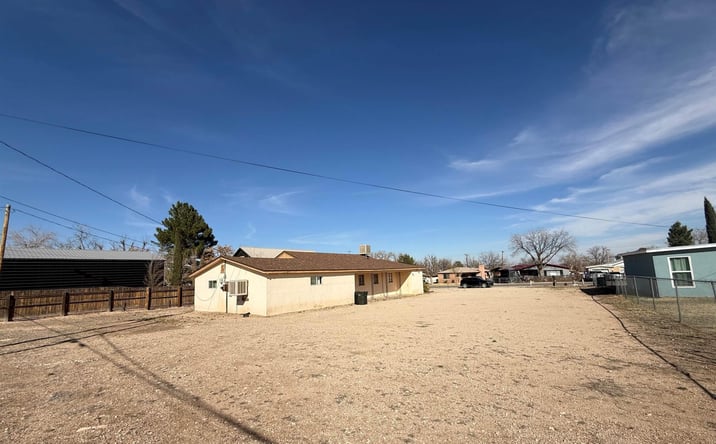 Pictures of Mixed Use property located at 607 N 9th Street, Carlsbad, NM 88220 for sales - image #1