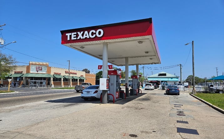 Pictures of Retail, Mixed Use property located at 119 W RAILROAD ST, LONG BEACH, MS 39560-4559 for sales - image #1