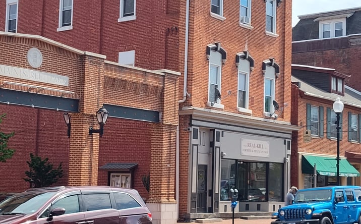 Pictures of Retail, Multifamily, Office property located at 31 East Main Street, Waynesboro, PA 17268 for sales - image #1