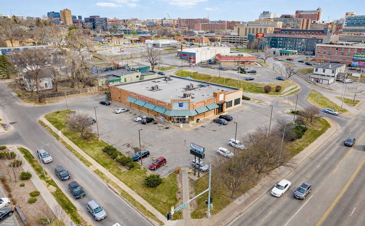 Pictures of Retail property located at 225 N Saddle Creek Rd, Omaha, NE 68131 for sales - image #1
