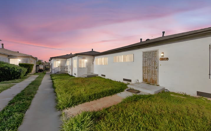 Pictures of Multifamily property located at 1525 West 105th Street, Los Angeles, CA 90047 for sales - image #1