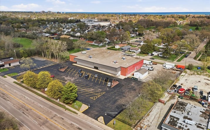 Pictures of Retail property located at 1301 S Lewis Avenue, Waukegan, IL 60085 for sales - image #1