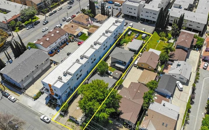 Pictures of Multifamily property located at 14918 Wyandotte, Van Nuys, CA 91405 for sales - image #1