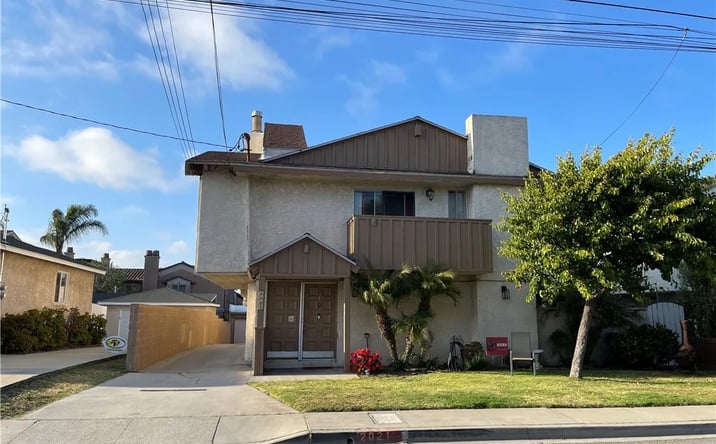 Pictures of Multifamily property located at 2021 Curtis, Redondo Beach, CA 90278 for sales - image #1