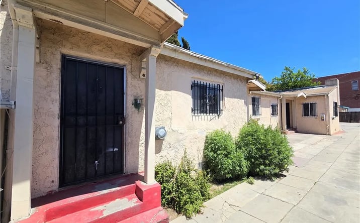 Pictures of Multifamily property located at 1914 Locust, Long Beach, CA 90806 for sales - image #1