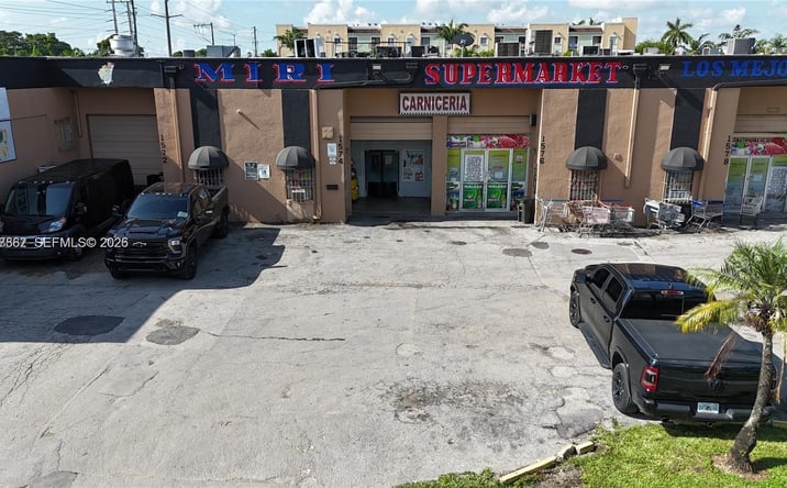 Pictures of Business for Sale, Retail, Industrial property located at 1574 W 39 Place, Hialeah, FL 33012 for sales - image #1