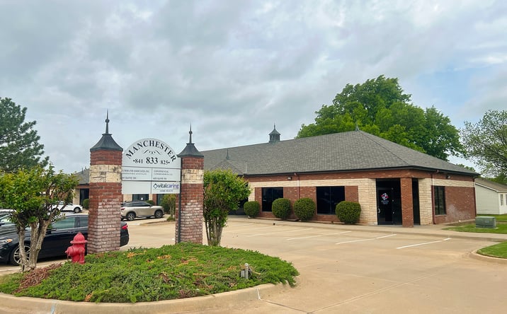 Pictures of Office property located at 825 South Kelly Avenue, Edmond, OK 73003 for sales - image #1