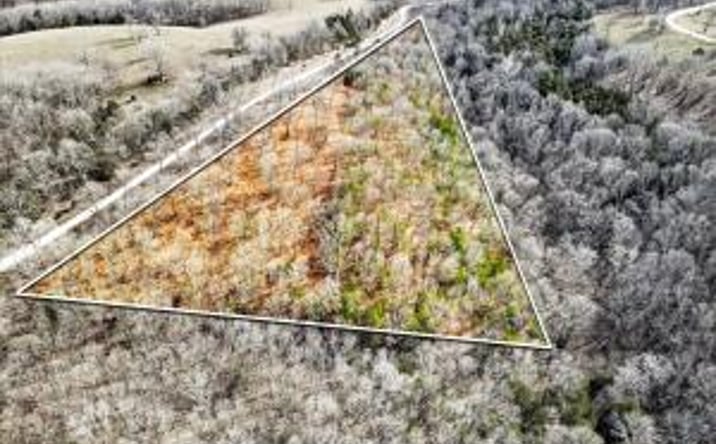 Pictures of Land property located at 000 Regal Heights Lot 35, Galena, MO 65656 for sales - image #1