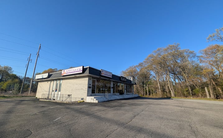 Pictures of Retail property located at 650 Greenwich Avenue, Warwick, RI 02886 for sales - image #1