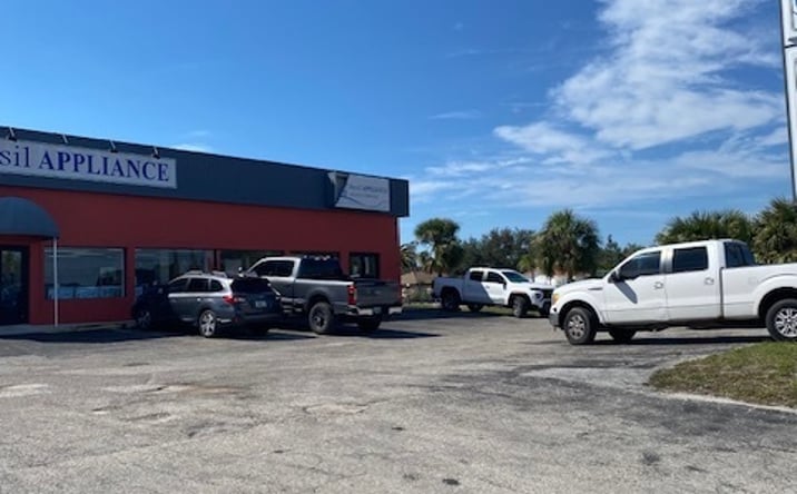 Pictures of Retail property located at 2371 S Mccall Rd, Englewood, FL 34224 for sales - image #1