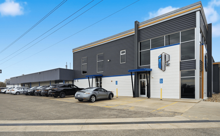 Pictures of Office, Industrial property located at 1224 La Porte Road, Waterloo, IA 50702 for sales - image #1