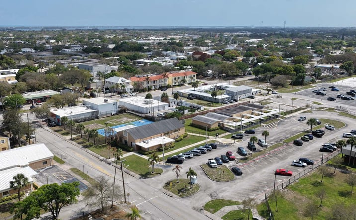 Pictures of Retail, Office, Special Purpose property located at 1427 19th St, Vero Beach, FL 32960 for sales - image #1