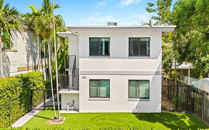 Pictures of Multifamily property located at 1305 SE 1st St, Fort Lauderdale, FL 33301 for sales - image #1