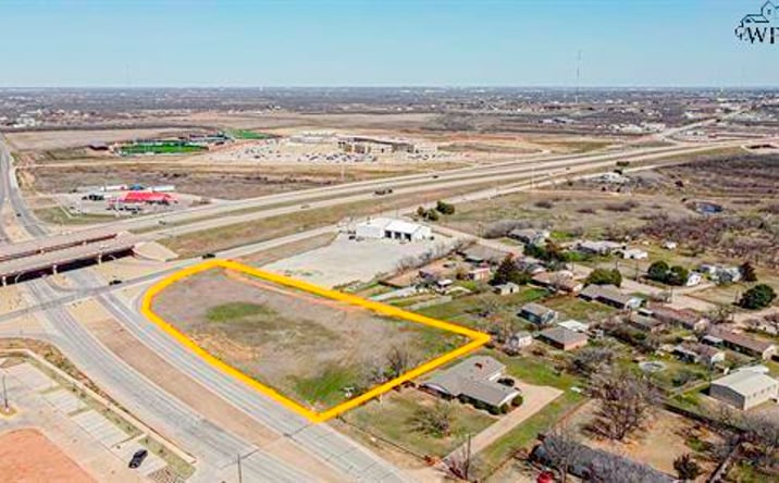 Pictures of Office, Multifamily, Mixed Use property located at 6774 Southwest Parkway, Wichita Falls, TX 76310 for sales - image #1