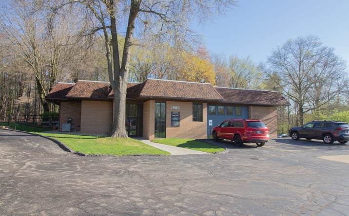 Pictures of Office property located at 1900 Whites Road, Kalamazoo, MI 49008 for sales - image #1