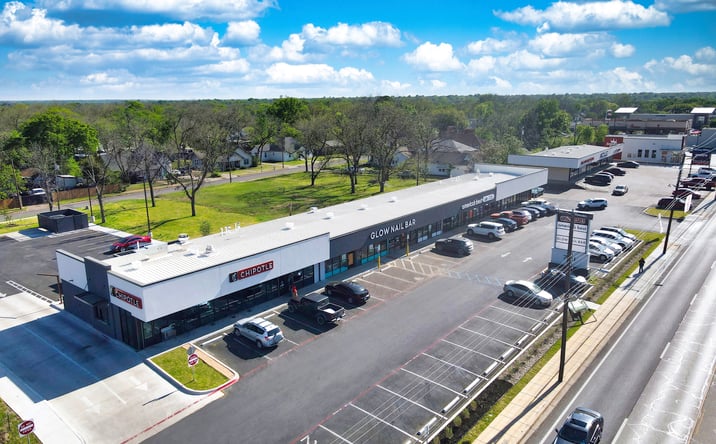 Pictures of Retail property located at 713 W Henderson St, Cleburne, TX 76033 for sales - image #1