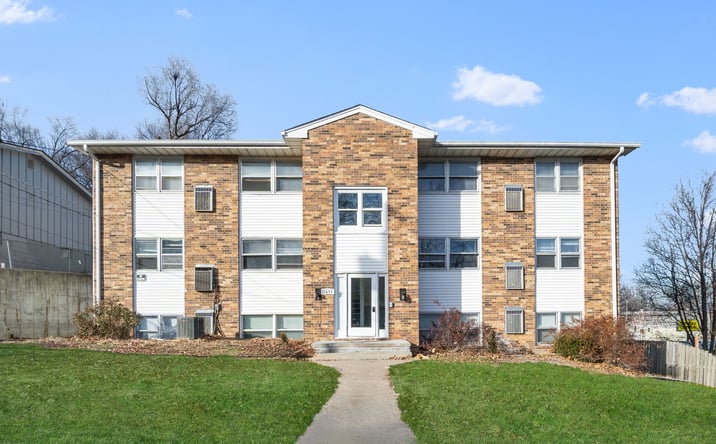 Pictures of Multifamily property located at 2411 WELBECK RD, DES MOINES, IA 50310 for sales - image #1
