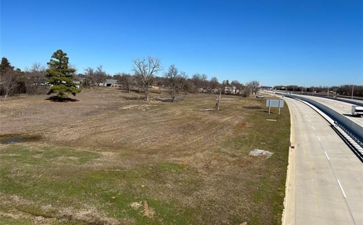 Pictures of Land property located at 814 South Service Road Southwest, Calera, OK 74730 for sales - image #1