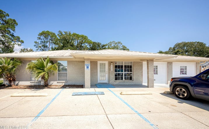 Pictures of Retail, Office, Special Purpose property located at 6200 Washington Avenue, Ocean Springs, MS 39564 for sales - image #1