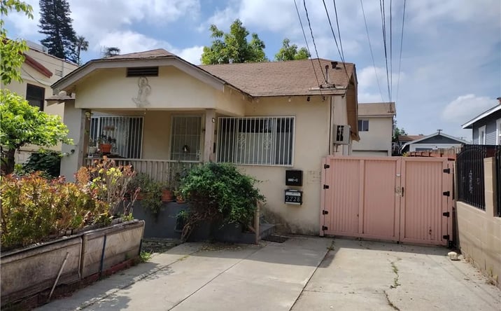 Pictures of Multifamily property located at 2226 Berkeley Ave, Los Angeles, CA 90026 for sales - image #1